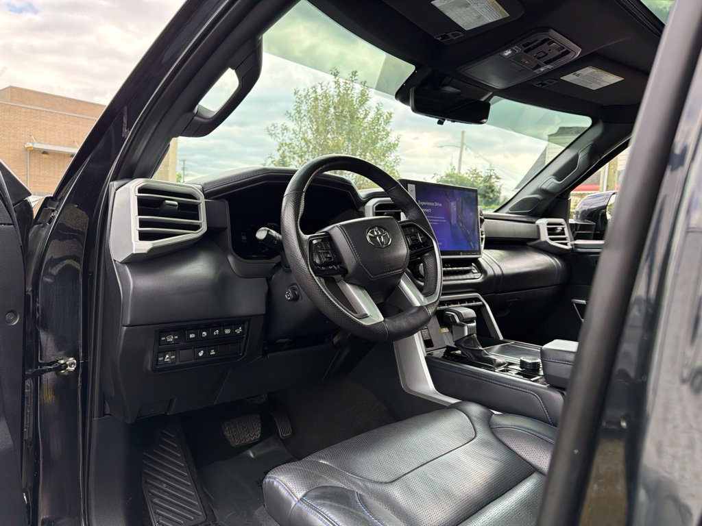Used 2023 Toyota Sequoia Platinum AWD/4WD image 39