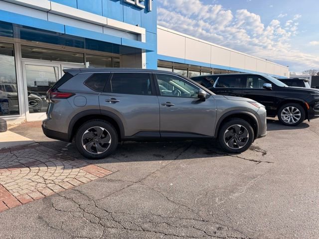 Used 2024 Nissan Rogue SV image 9