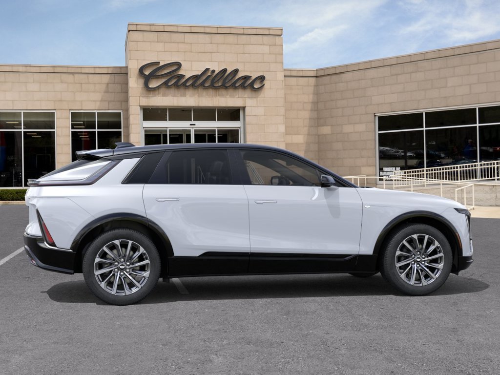 New 2027 Cadillac Lyriq Sport w/ LPO, Floor Liner Package AWD/4WD image 7