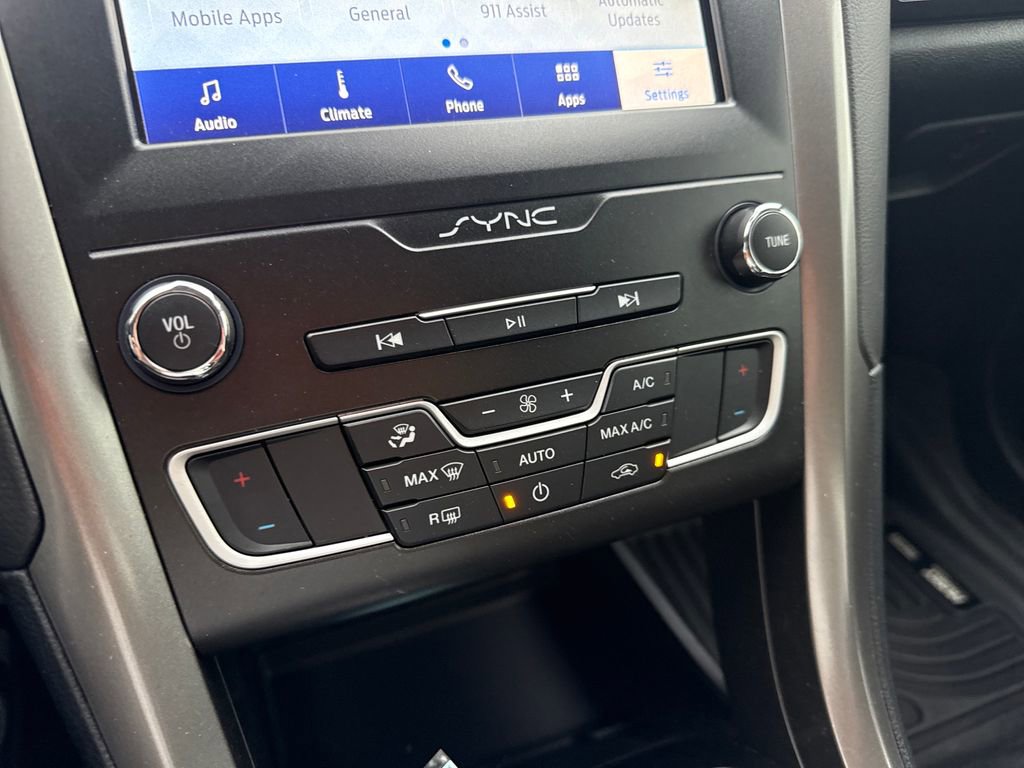 Used 2020 Ford Fusion SE image 31