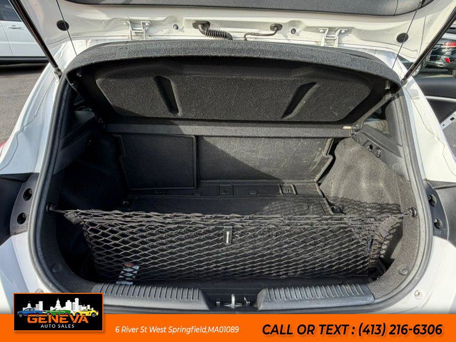 Used 2014 Hyundai Elantra GT w/ Option Group 03 image 13