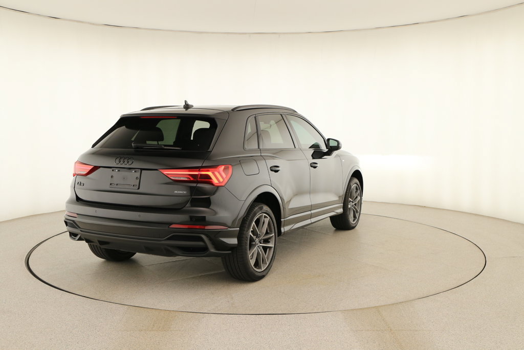 Used 2024 Audi Q3 2.0T Premium w/ Convenience Package AWD/4WD image 6