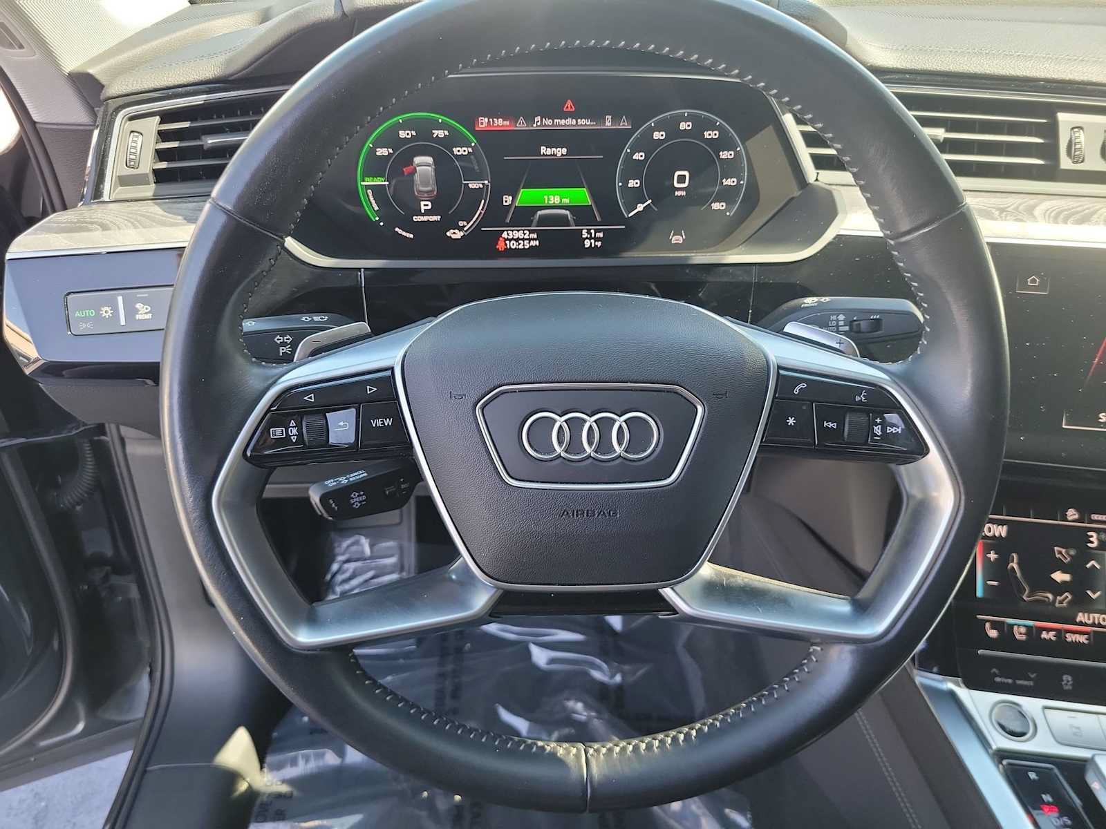 Used 2021 Audi e-tron Premium Plus w/ Premium Plus Package AWD/4WD image 14