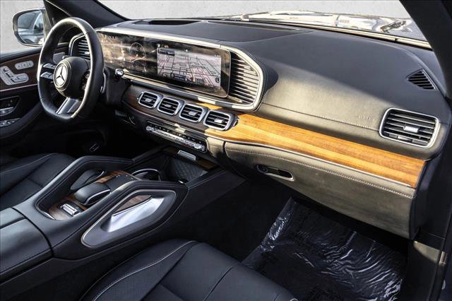 Used 2025 Mercedes-Benz GLS 580 4MATIC image 26