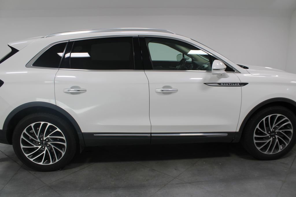 Used 2020 Lincoln Nautilus Reserve w/ Equipment Group 201A image 11