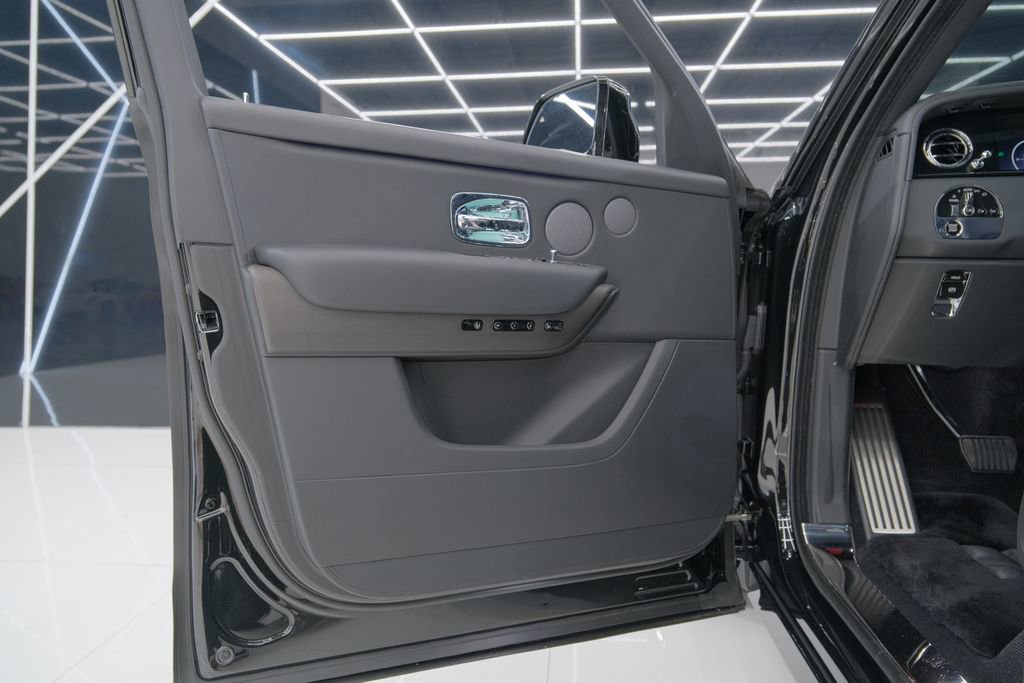 Used 2026 Rolls-Royce Cullinan image 52