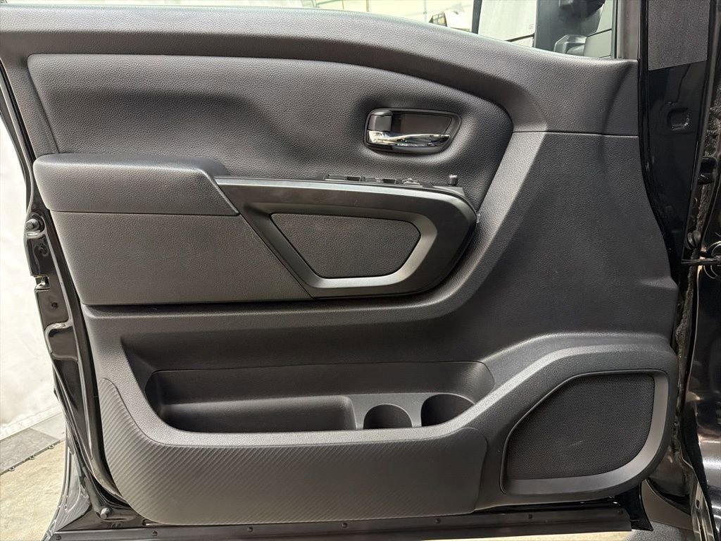 Used 2023 Nissan Titan SV w/ SV Convenience Package image 32