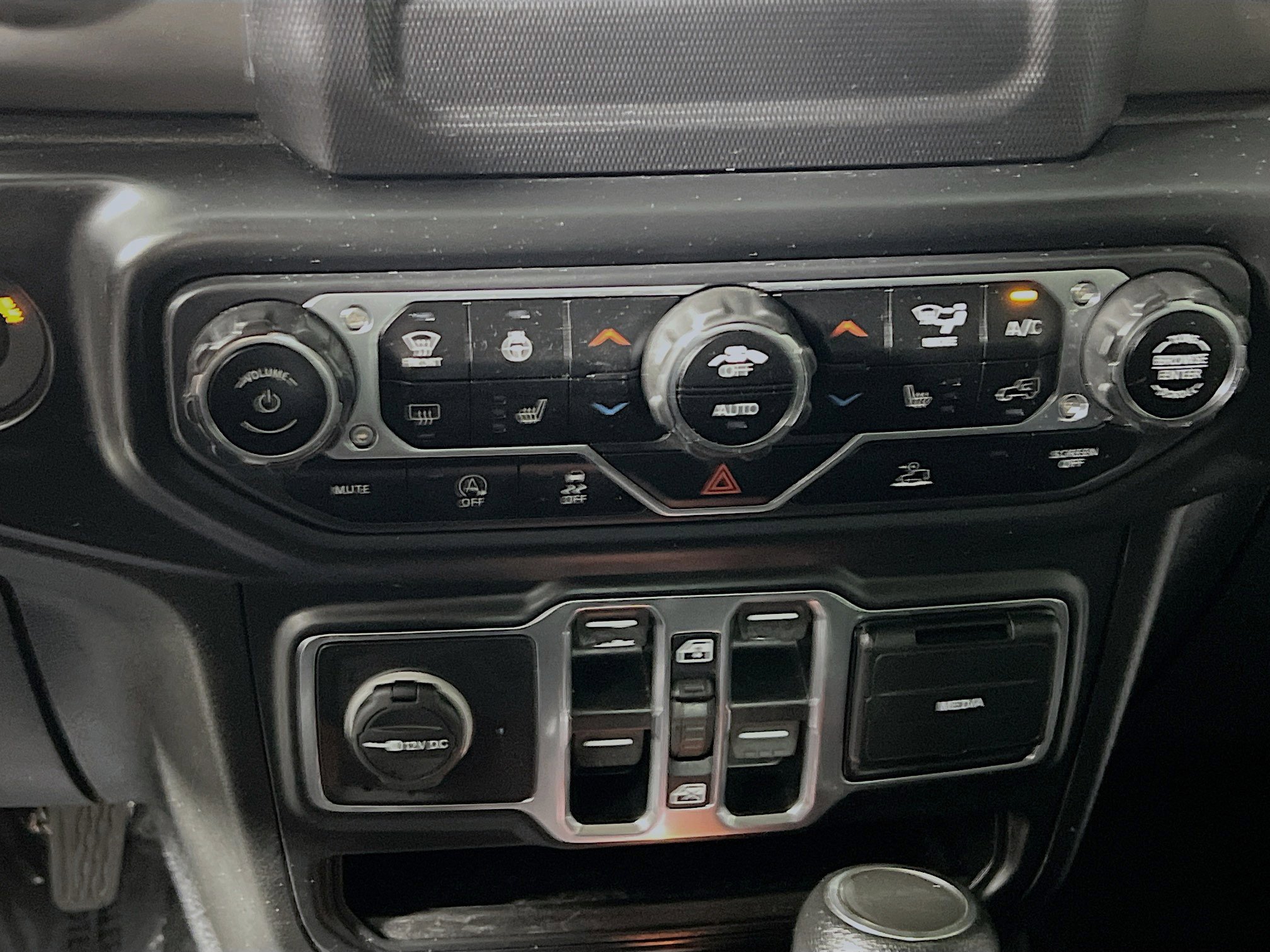 Used 2020 Jeep Gladiator Sport w/ Quick Order Package 24S image 26