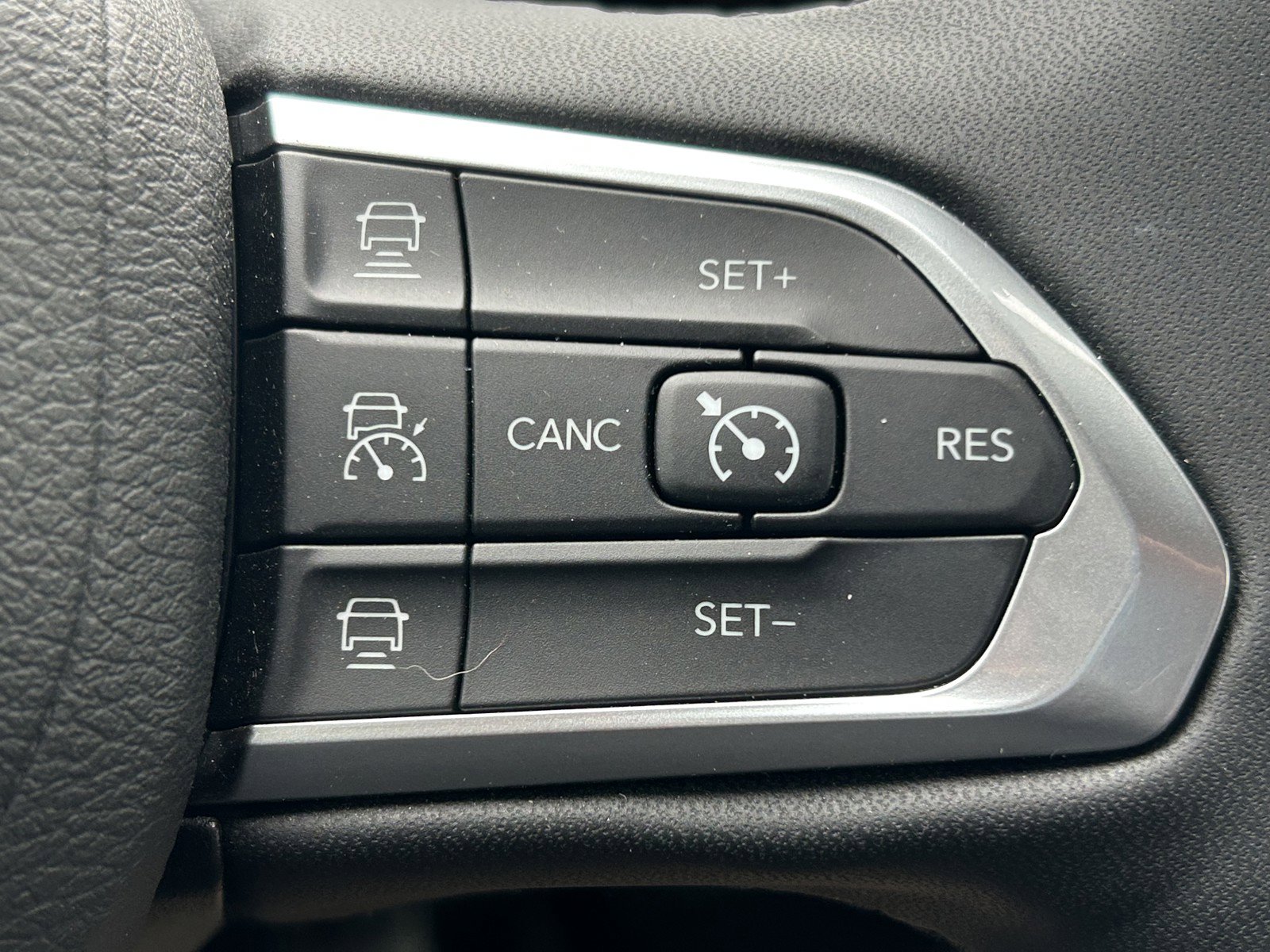 Used 2023 Jeep Compass Limited image 21