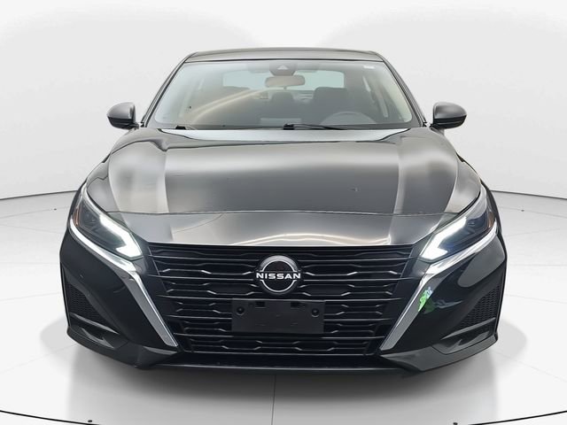 Used 2024 Nissan Altima 2.5 SV image 4