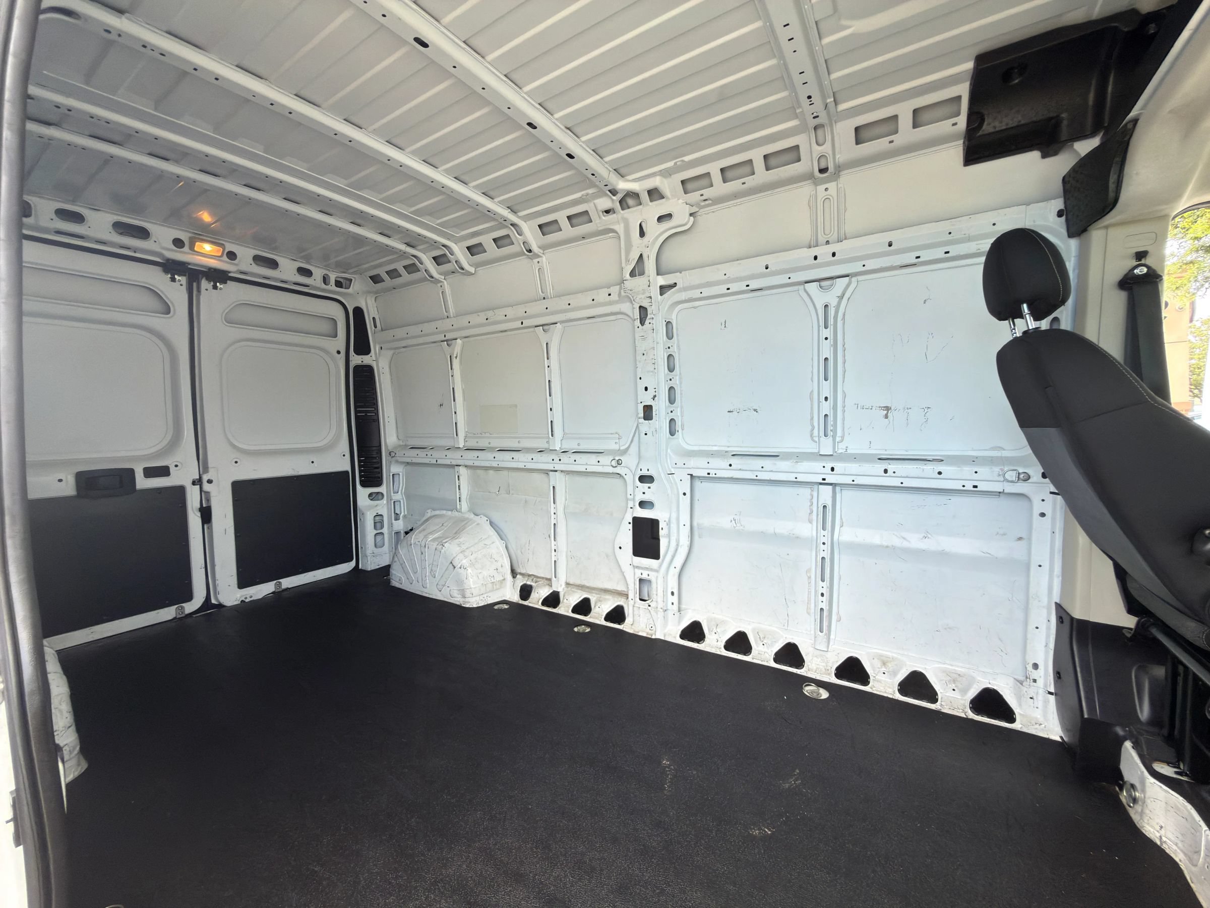 Used 2017 RAM ProMaster 2500 FWD image 17