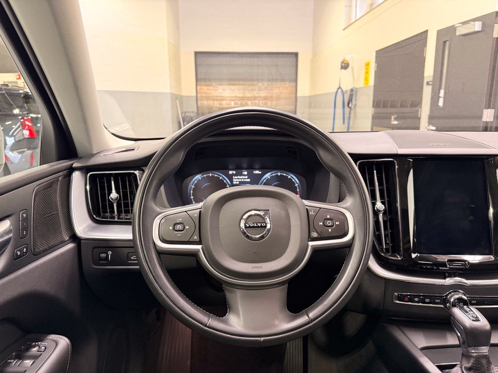 Used 2020 Volvo XC60 T6 Momentum w/ Advanced Package AWD/4WD image 22