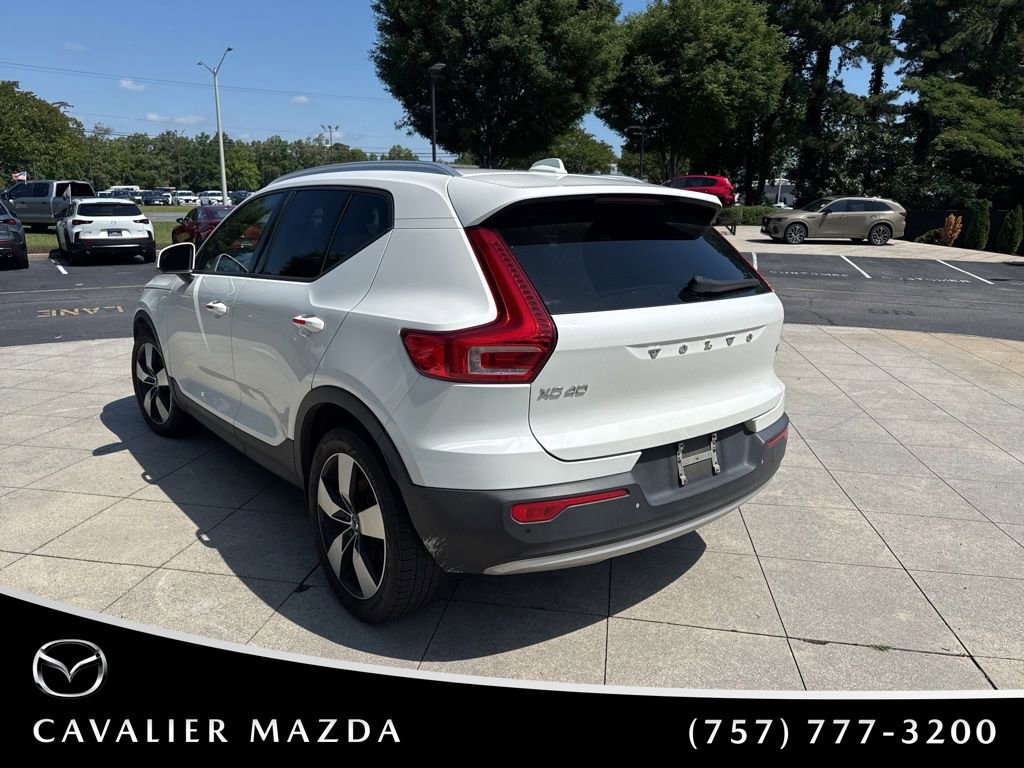 Used 2019 Volvo XC40 T4 Momentum FWD image 7