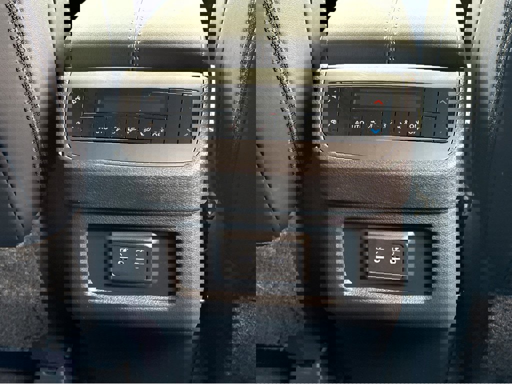 New 2026 Nissan Pathfinder SL image 25