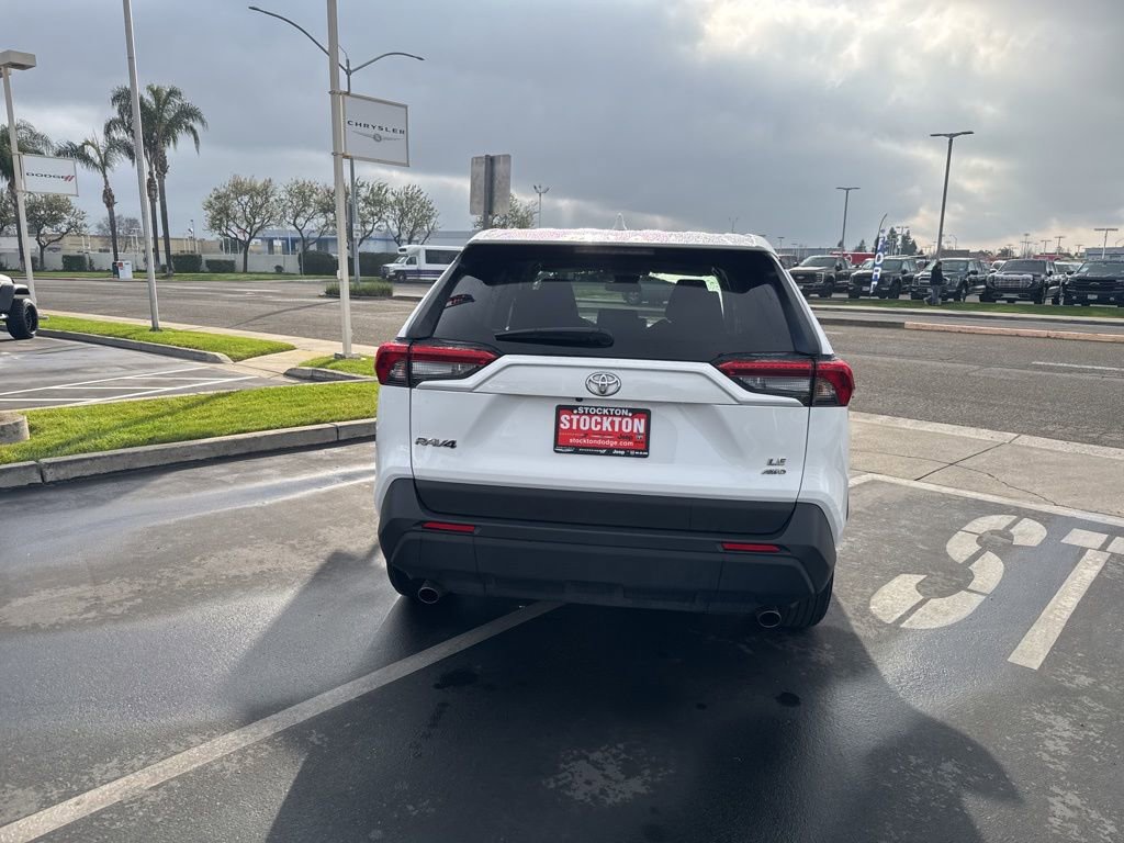 Used 2024 Toyota RAV4 LE image 5