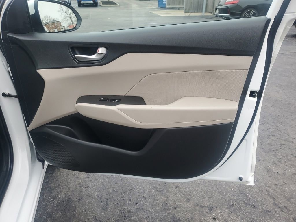 Used 2022 Hyundai Accent SE image 30