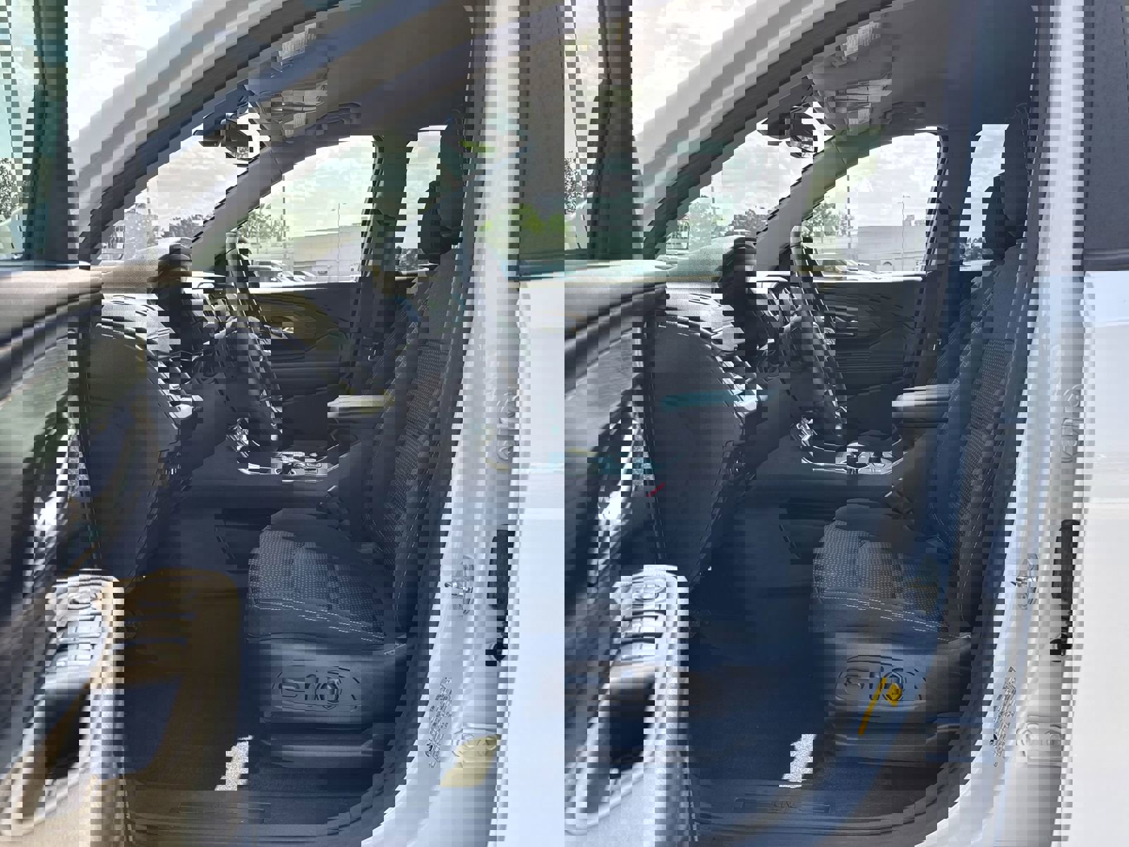 Certified 2024 GMC Terrain SLE w/ Driver Convenience Package image 16