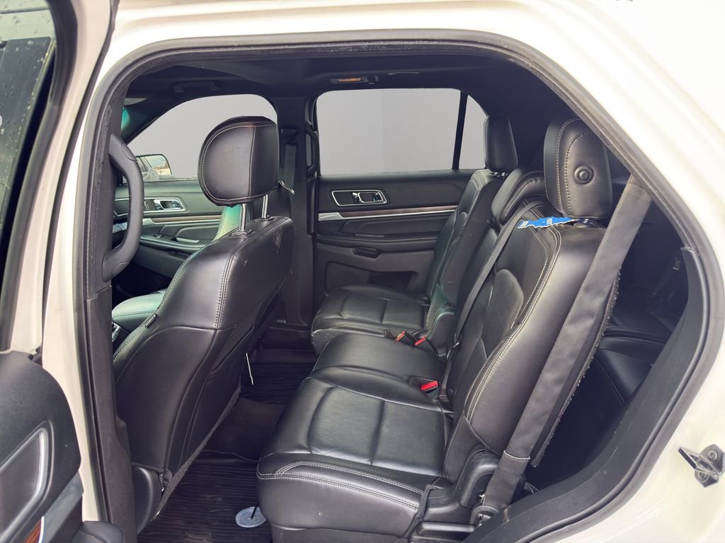 Used 2017 Ford Explorer Limited w/ Equipment Group 303A image 9