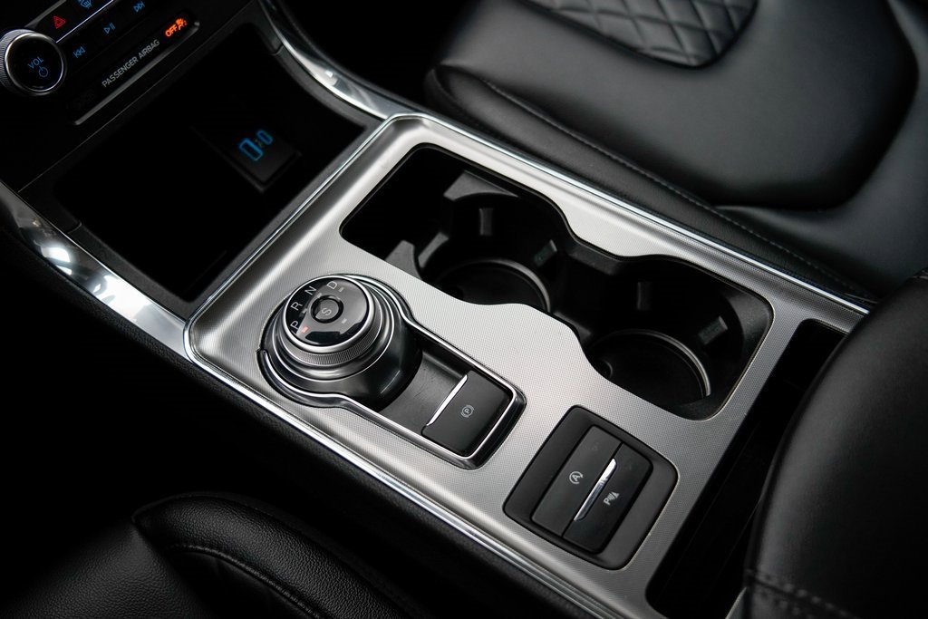 Used 2024 Ford Edge Titanium image 30