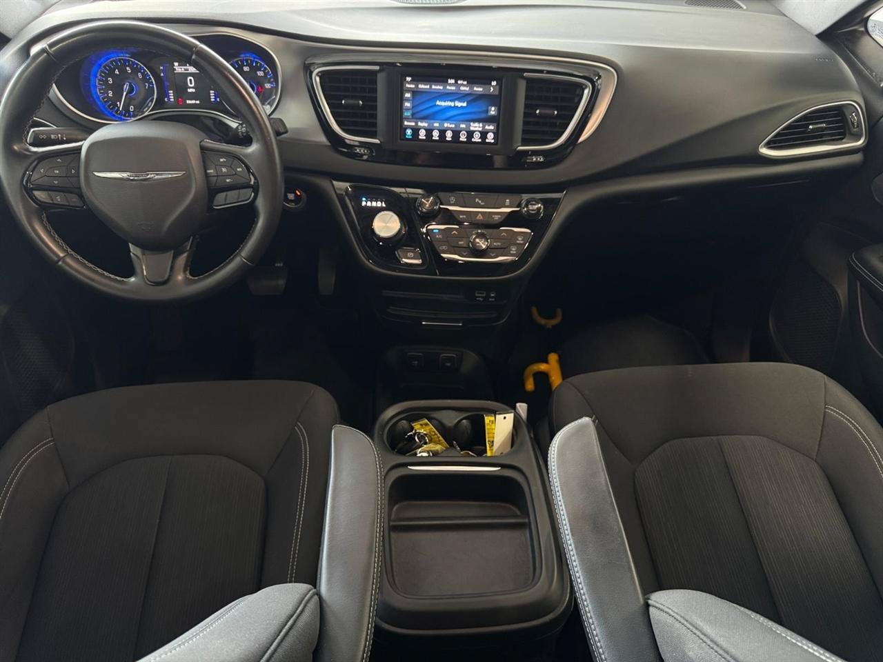 Used 2018 Chrysler Pacifica Touring Plus w/ S Appearance Package FWD image 4