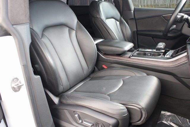Used 2019 Audi Q8 Prestige w/ Luxury Package image 33