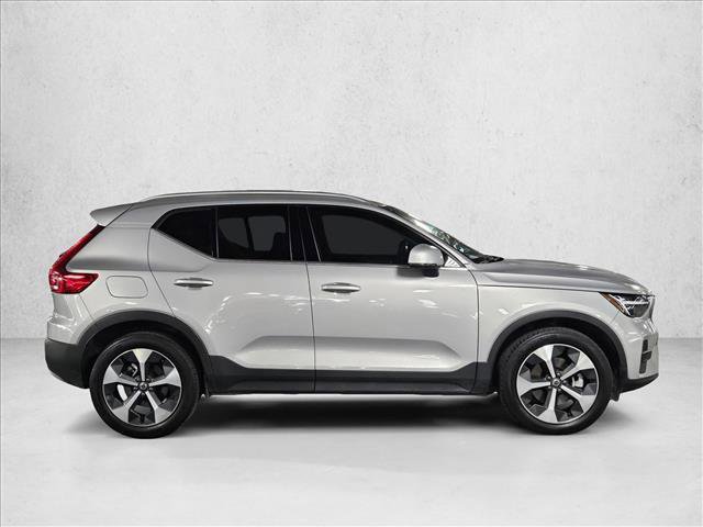 Used 2023 Volvo XC40 B5 Plus w/ Protection Package Premier image 4