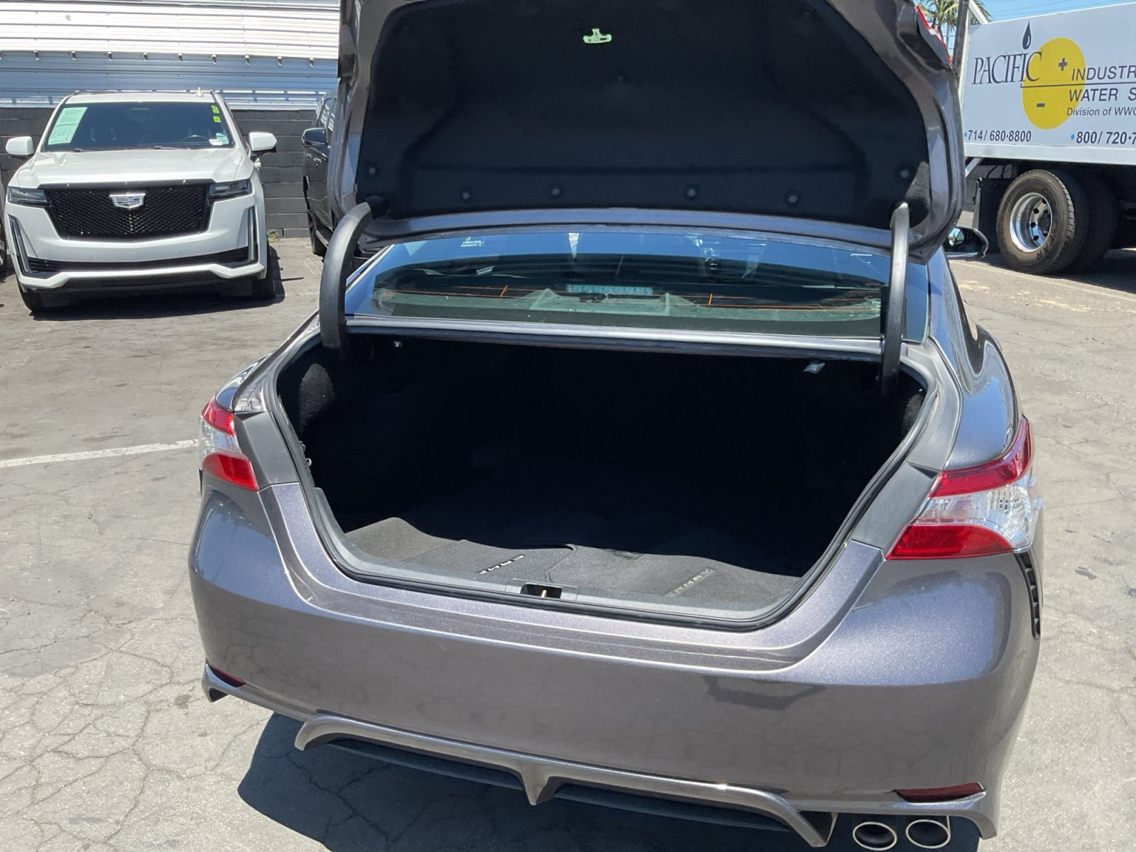 Used 2020 Toyota Camry SE w/ Carpet Mat Package FWD image 26