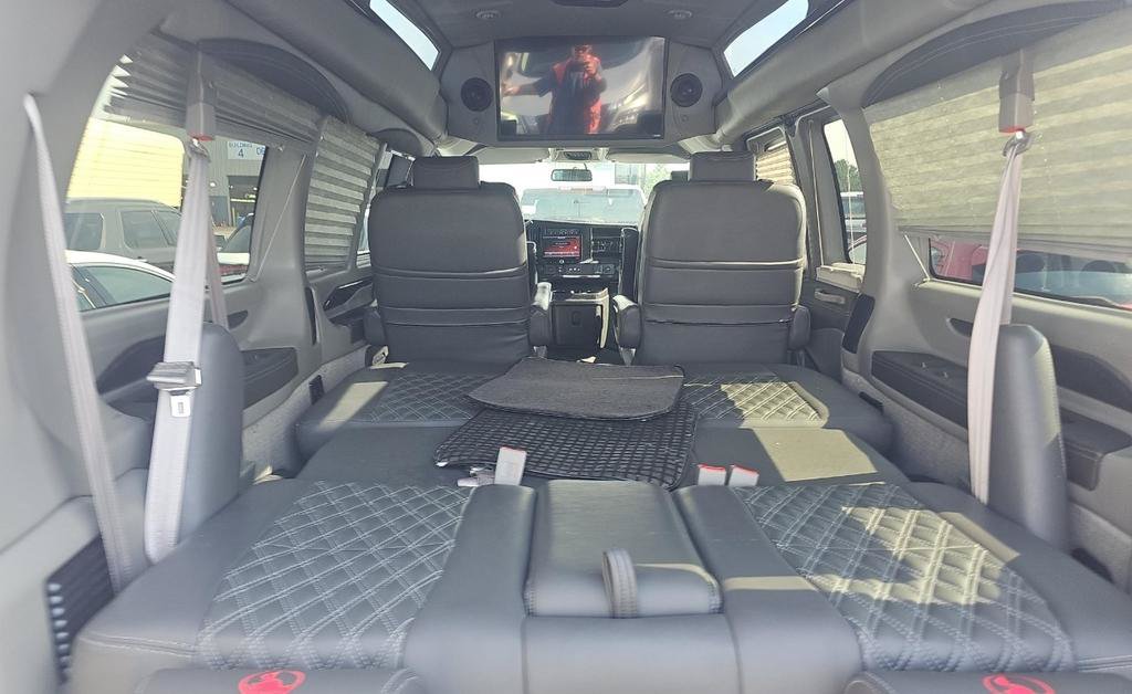 Used 2023 GMC Savana 2500 RWD image 18