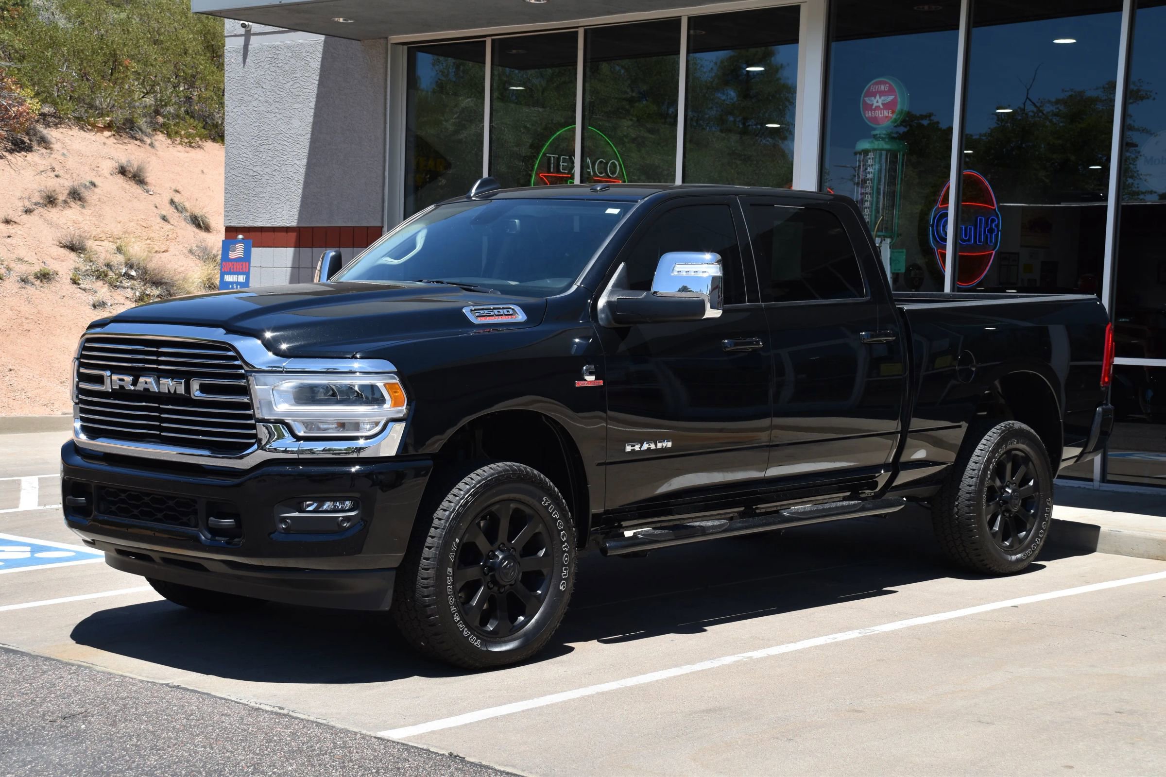 Used 2024 RAM 2500 Laramie AWD/4WD image 1
