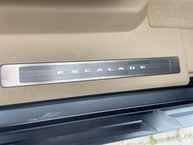 Certified 2023 Cadillac Escalade ESV Premium Luxury w/ Performance Package image 14