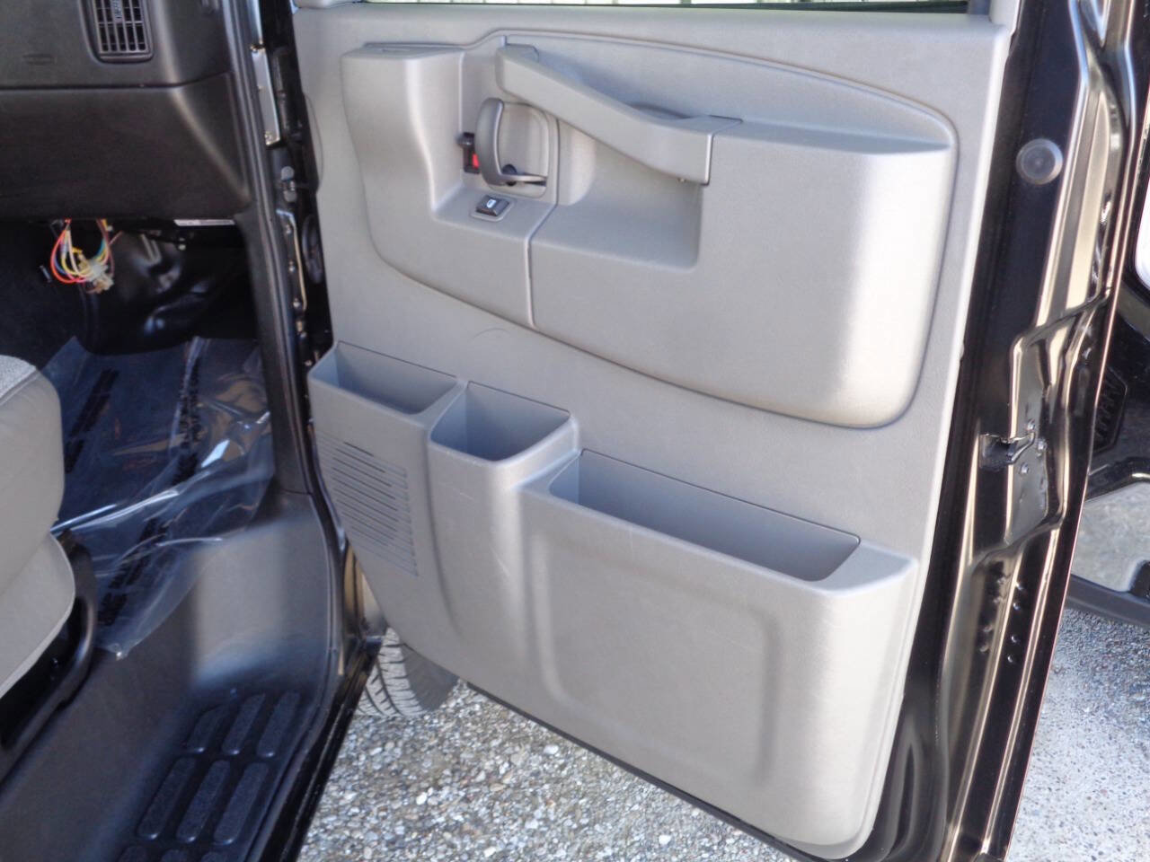Used 2018 Chevrolet Express 2500 LS w/ Driver Convenience Package RWD image 35