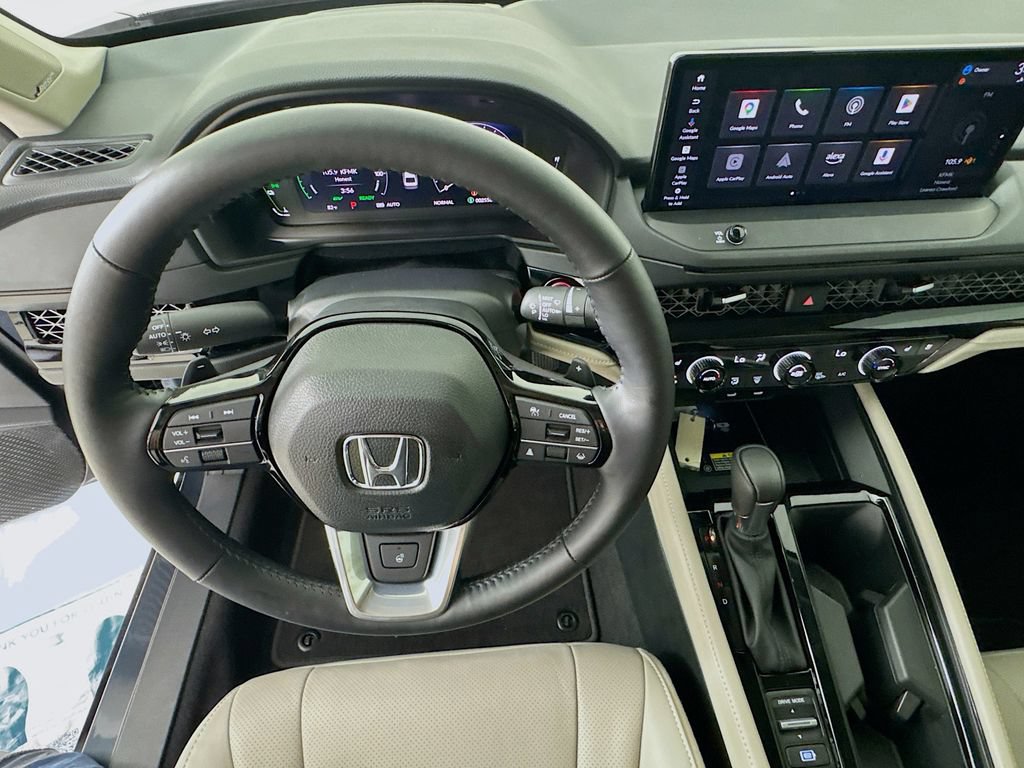 Used 2025 Honda Accord Touring image 14