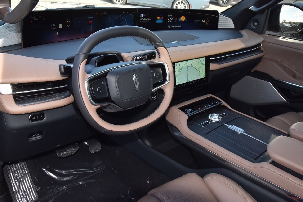 New 2025 Lincoln Navigator L Black Label image 46