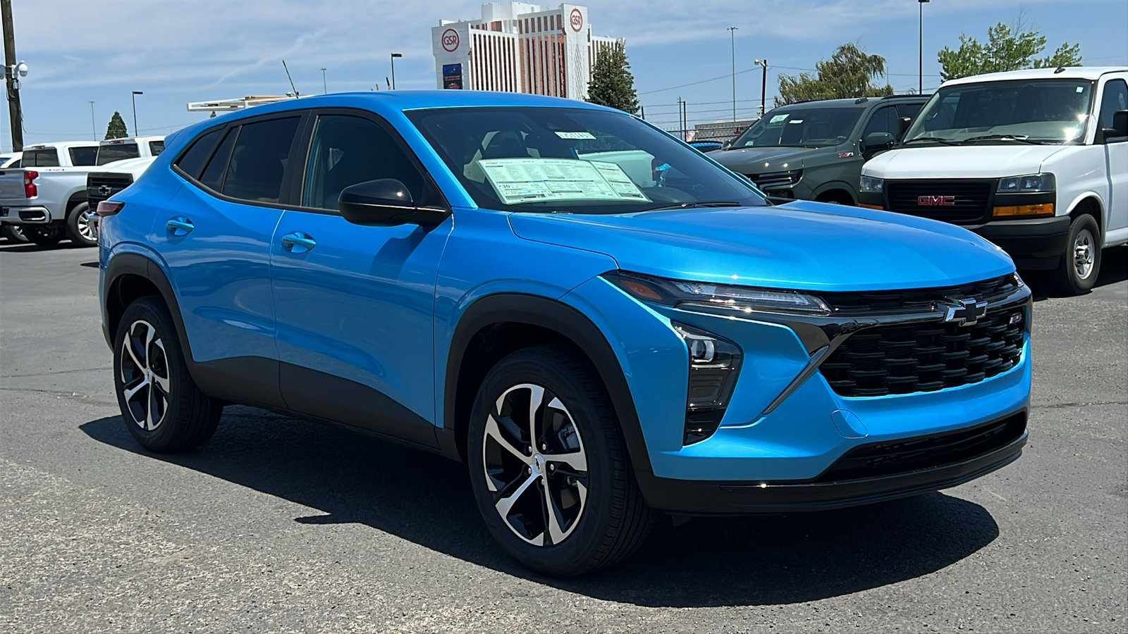 New 2025 Chevrolet Trax RS image 3