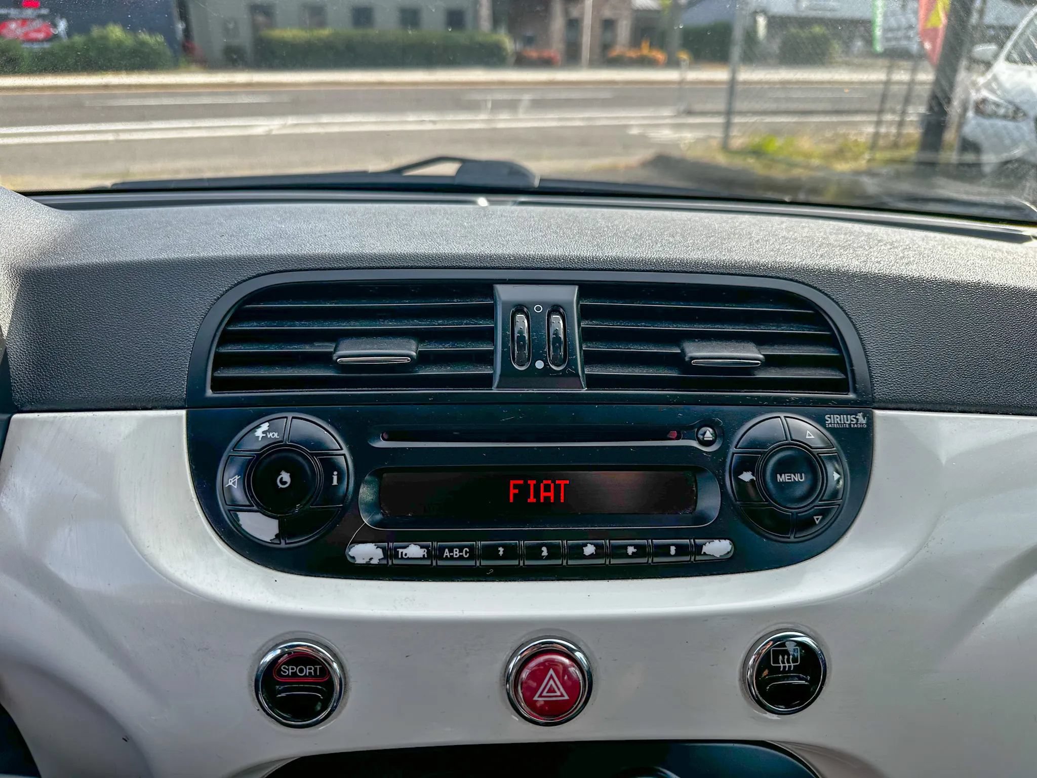 Used 2013 FIAT 500 Turbo w/ Beats Audio Pkg FWD image 18