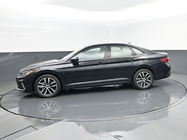Used 2025 Volkswagen Jetta SE FWD image 5