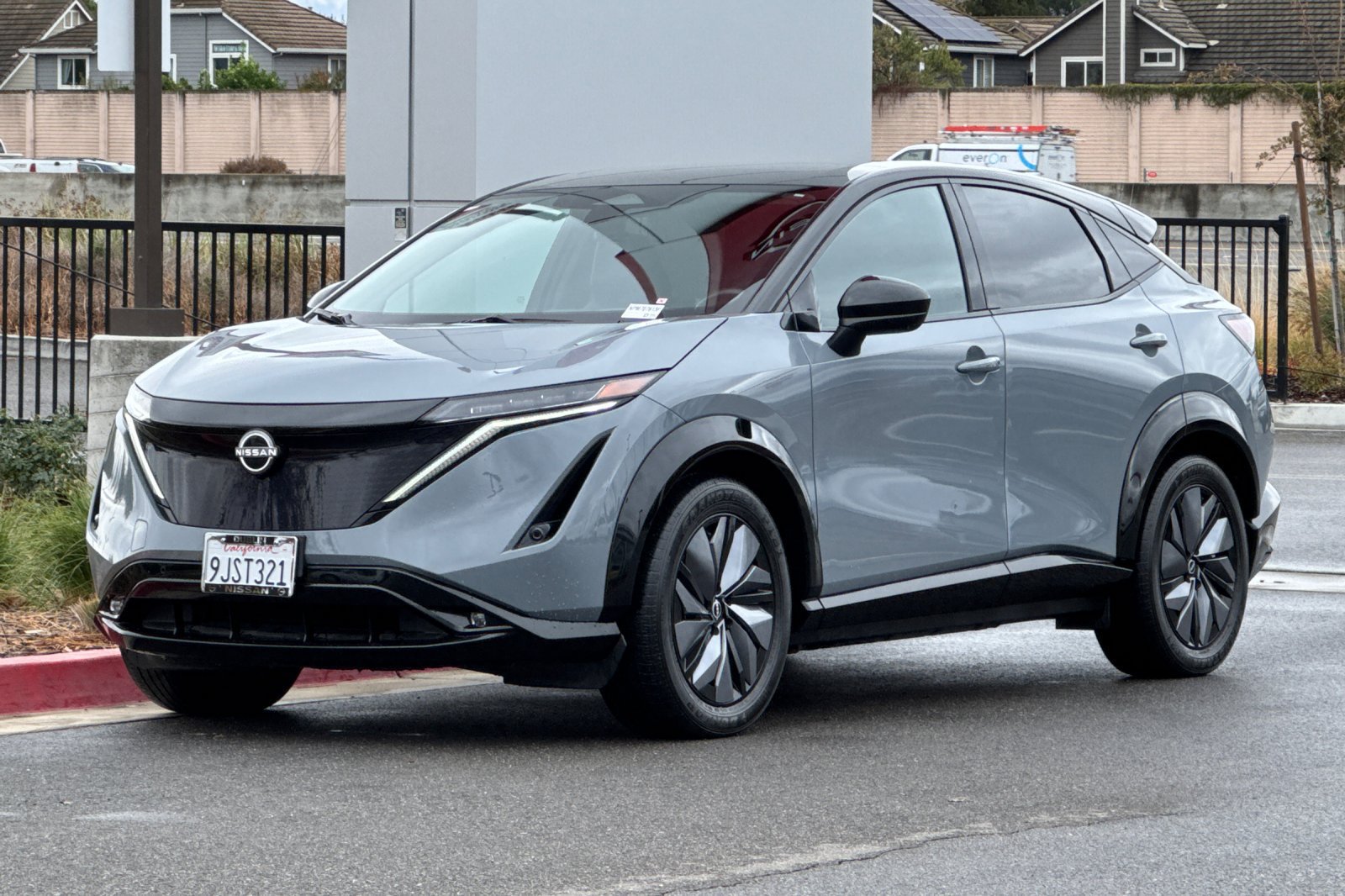 Used 2023 Nissan Ariya AWD image 8