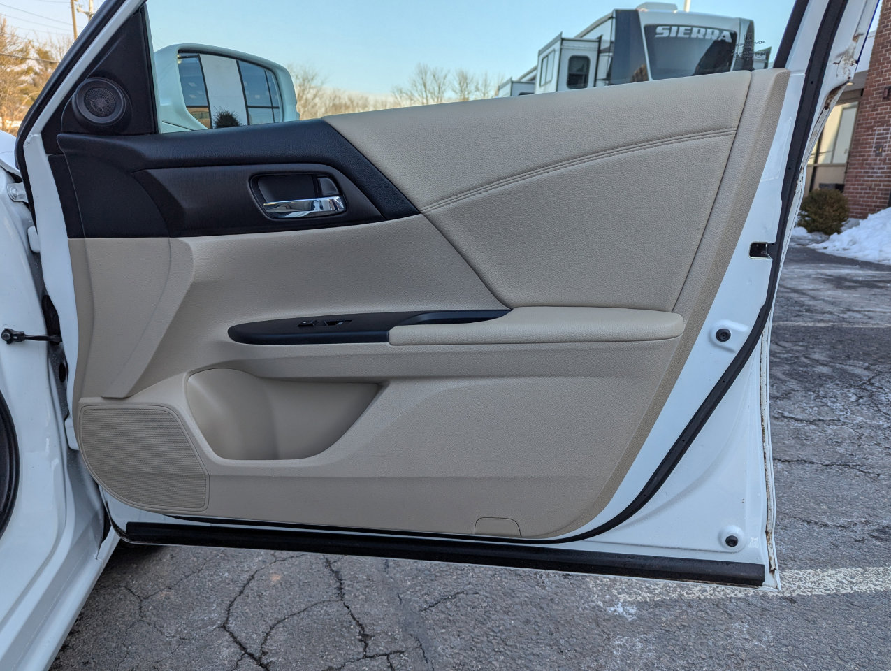 Used 2015 Honda Accord EX image 30