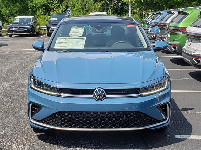 New 2025 Volkswagen Jetta SE w/ Sunroof Package image 5