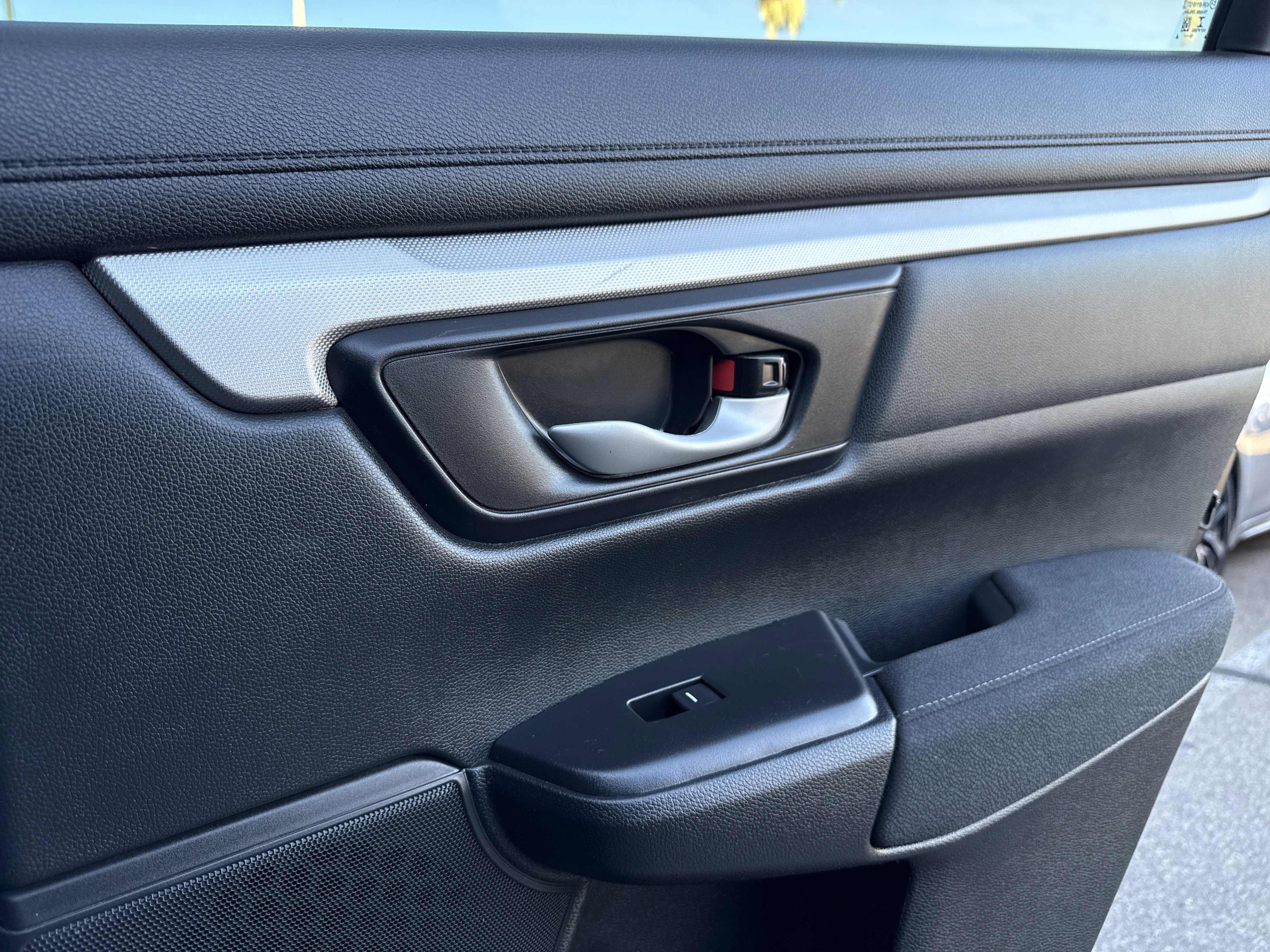 Used 2019 Honda CR-V LX image 36