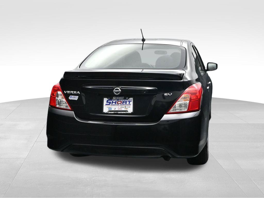 Used 2019 Nissan Versa SV FWD image 4