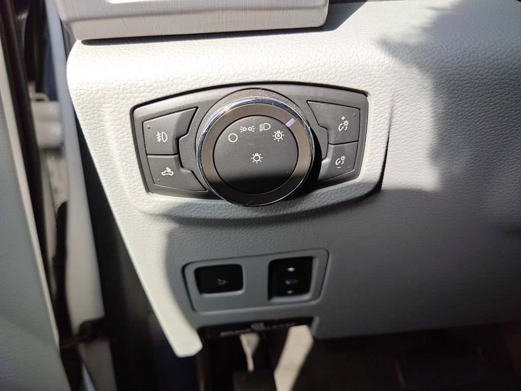 Used 2022 Ford F350 Limited w/ FX4 Off-Road Package image 9