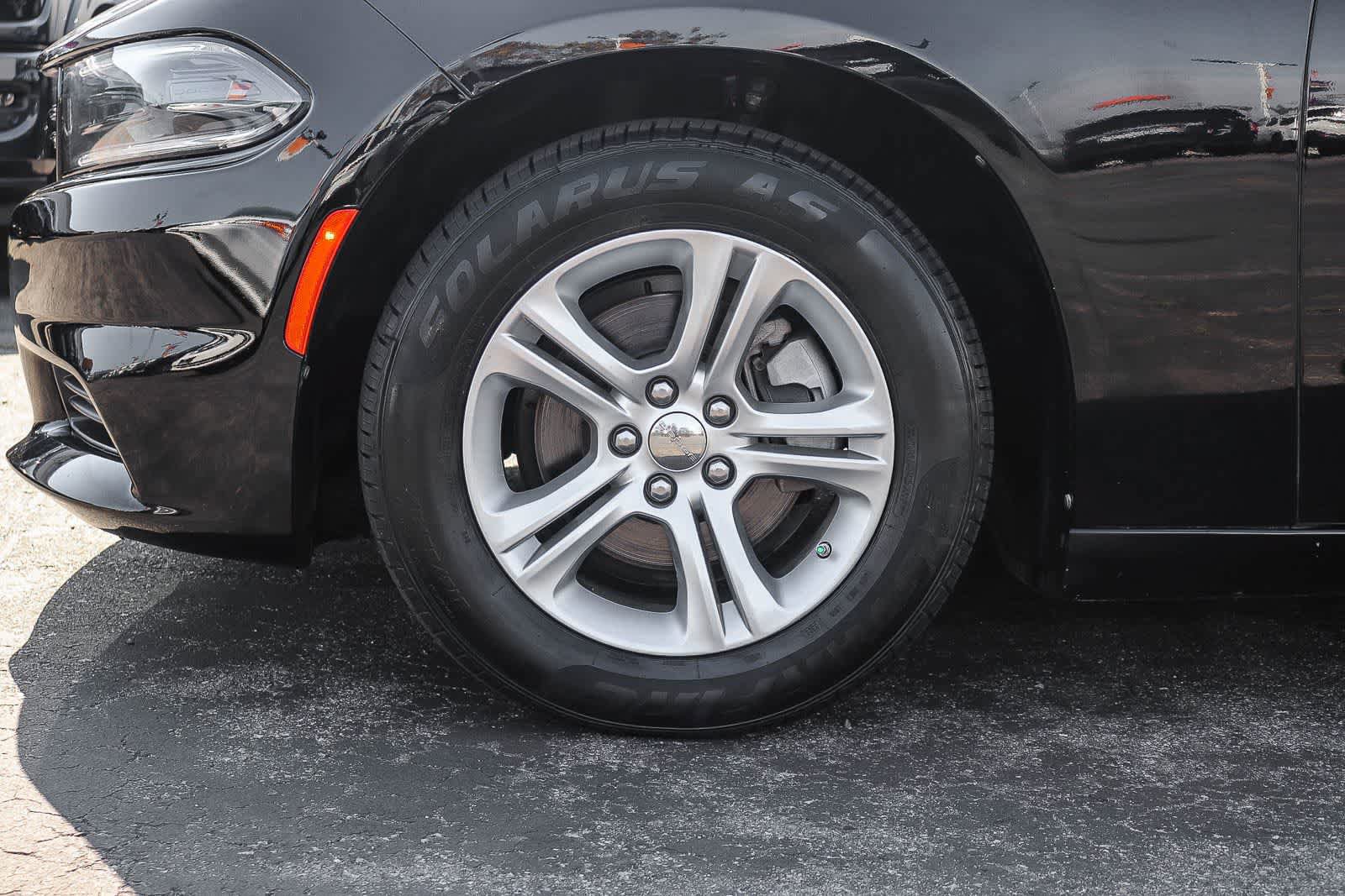Used 2022 Dodge Charger SXT RWD image 9