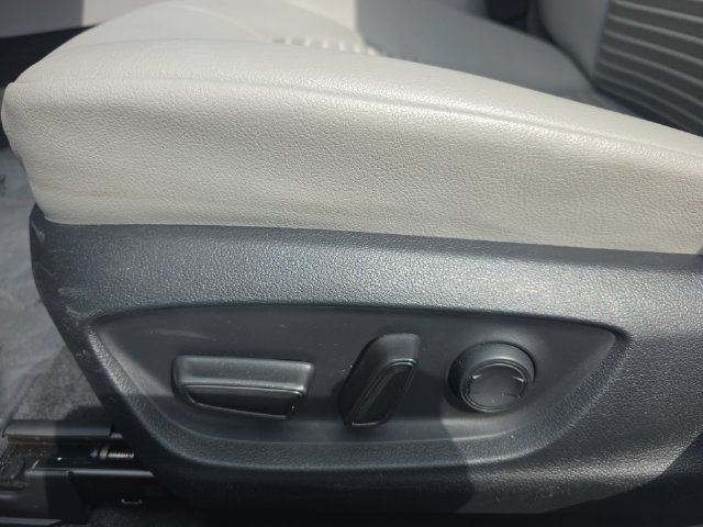 Used 2023 Toyota Camry SE FWD image 29