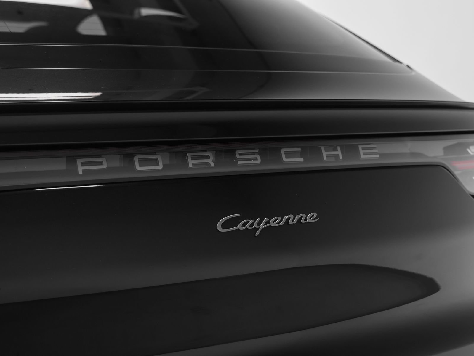 Certified 2022 Porsche Cayenne Platinum Edition AWD/4WD image 19