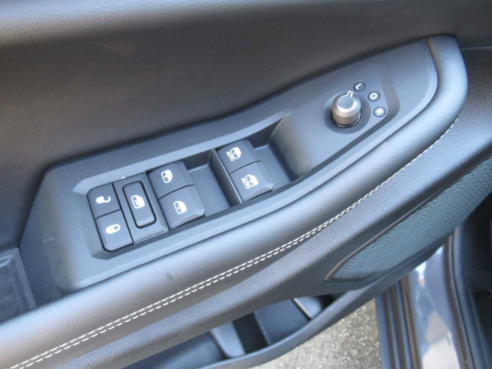 New 2025 Jeep Grand Cherokee Limited w/ Trailer Tow Package image 18