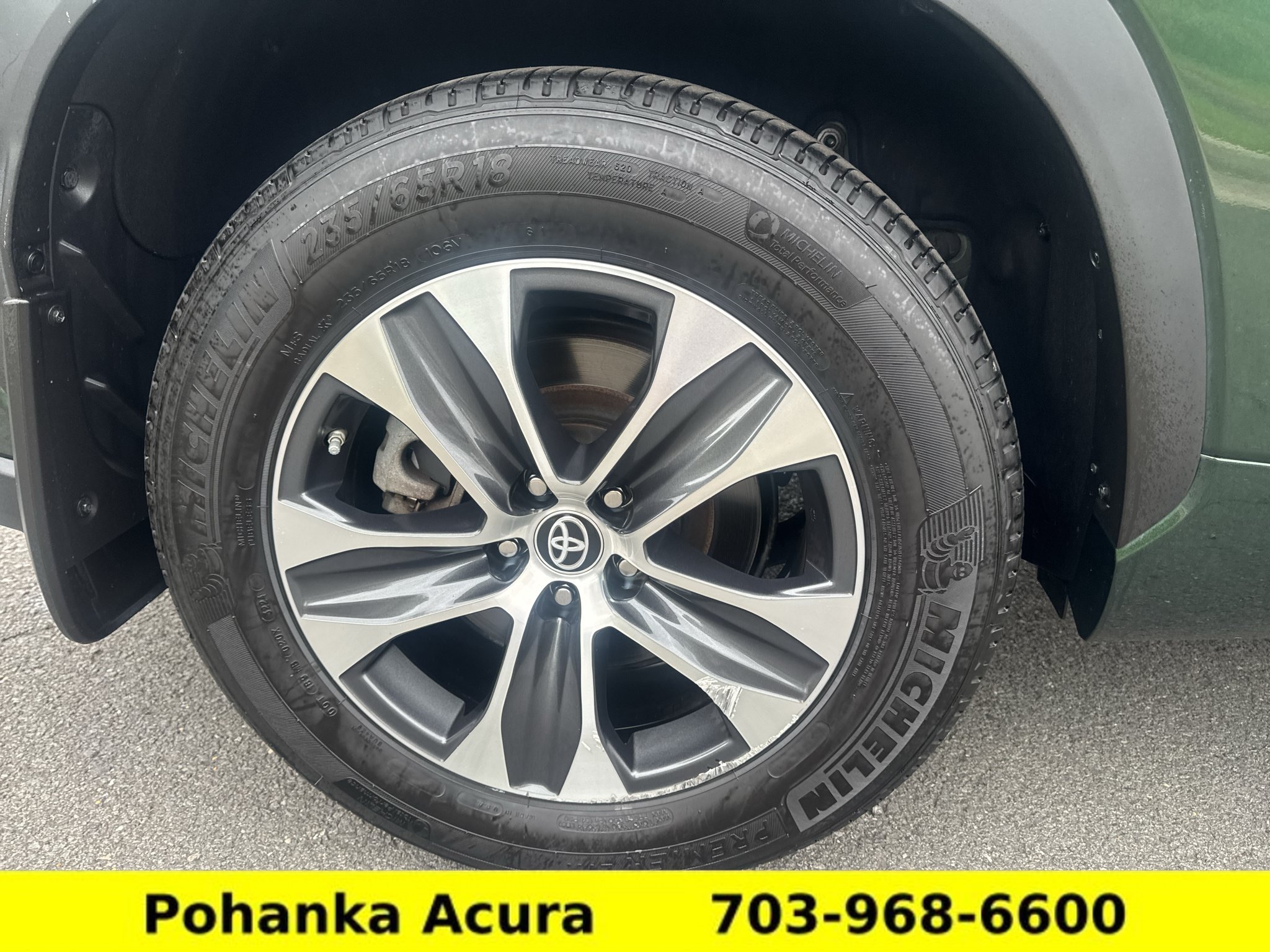 Used 2024 Toyota Highlander XLE AWD/4WD image 38