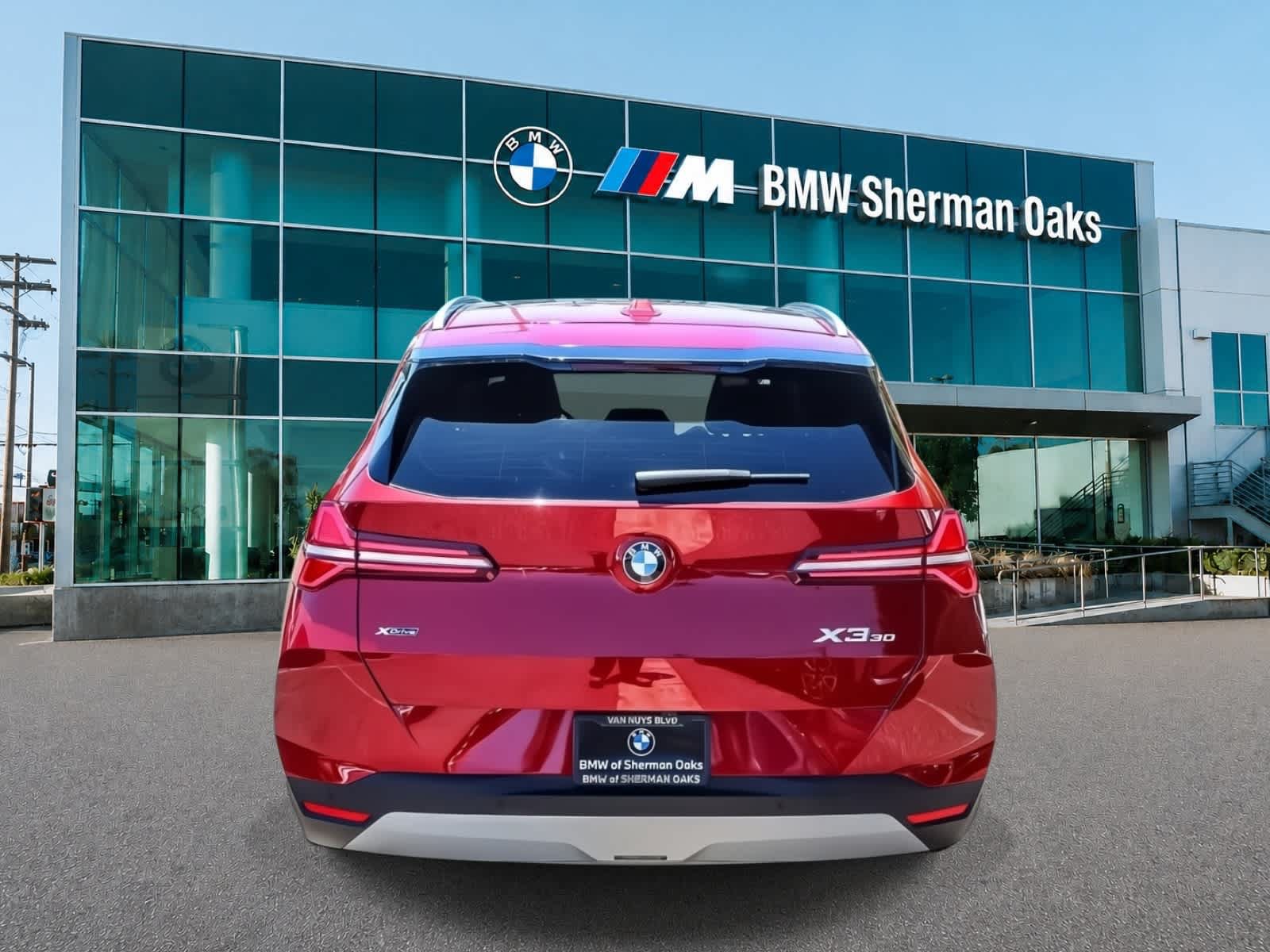 Used 2025 BMW X3 xDrive30i w/ Premium Package AWD/4WD image 5