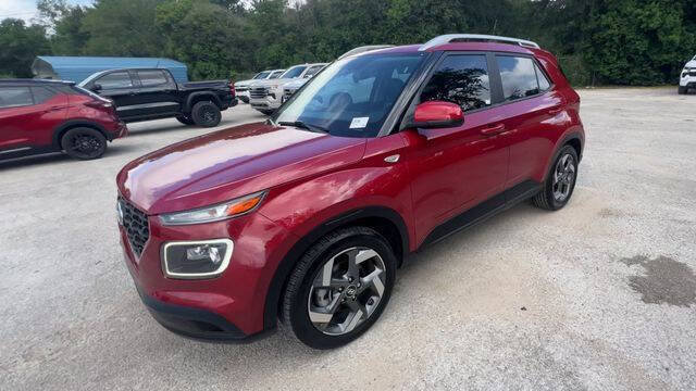 Used 2023 Hyundai Venue Limited w/ Cargo Package FWD image 4