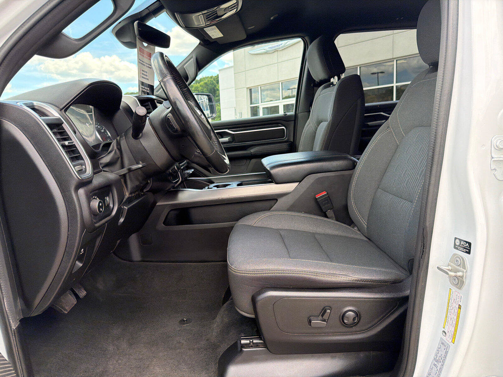 Used 2024 RAM 1500 Big Horn AWD/4WD image 15